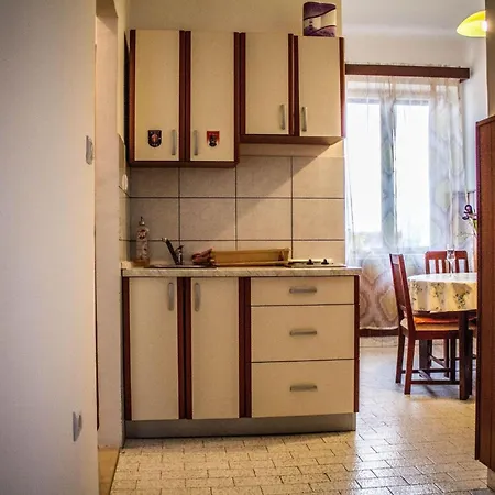Grosse In Split- Diokletianpalast-naehe By Interhome Apartman *