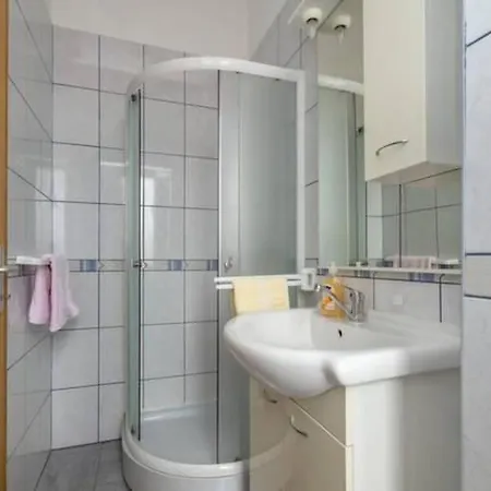 Grosse In Split- Diokletianpalast-naehe By Interhome Apartman