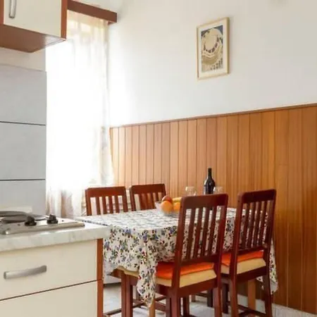 Grosse In Split- Diokletianpalast-naehe By Interhome Appartement *