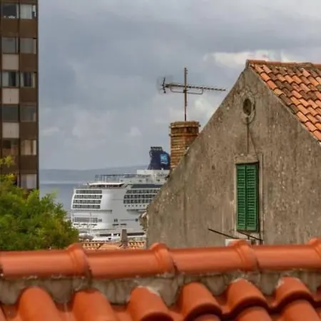 Appartement Grosse In Split- Diokletianpalast-naehe By Interhome *