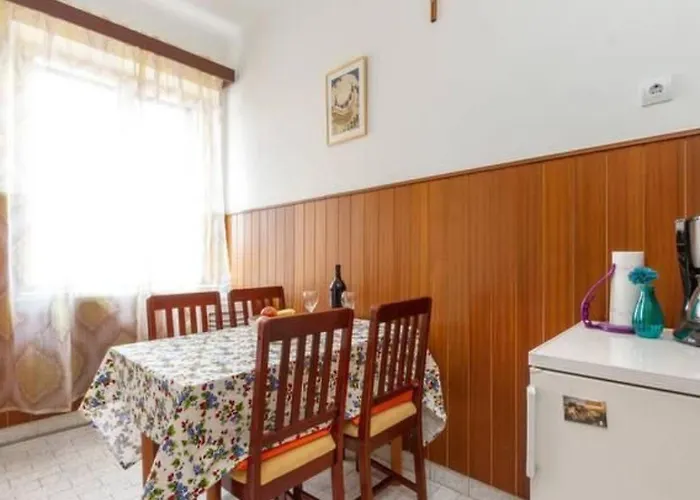 Grosse In Split- Diokletianpalast-naehe By Interhome * スプリト
